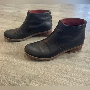 Dansko booties 37